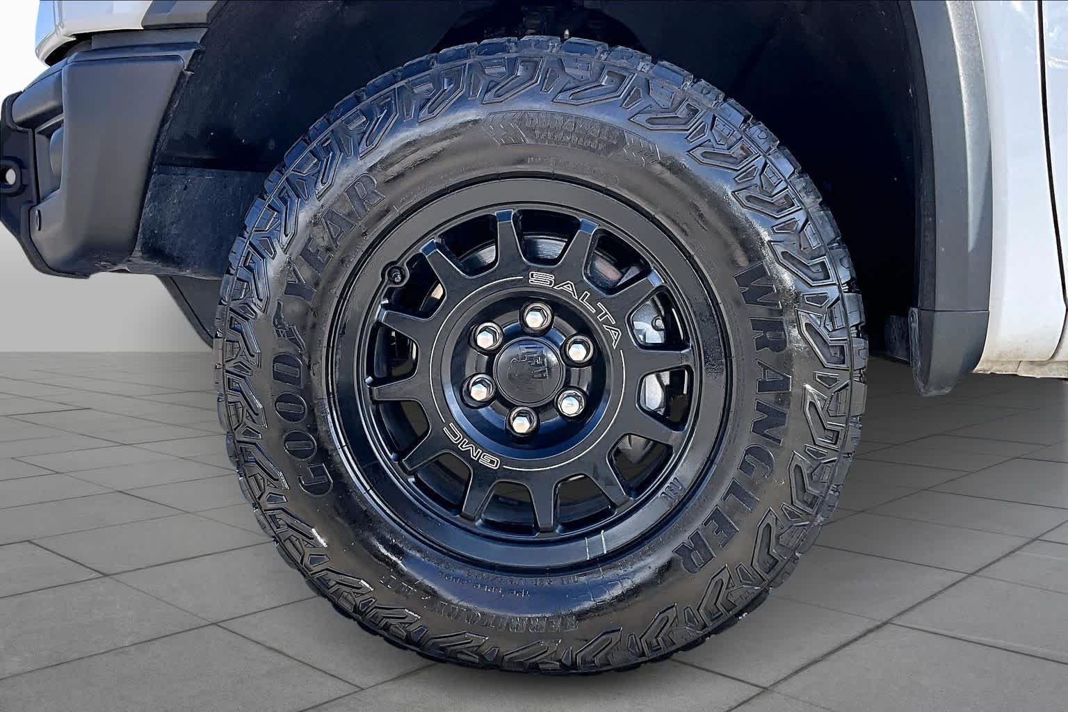 Used 2024 Summit White GMC AT4X image 19