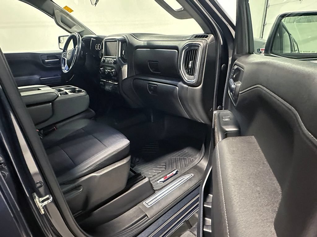 Used 2022 SHADOW GRAY METALLIC Chevrolet RST image 28