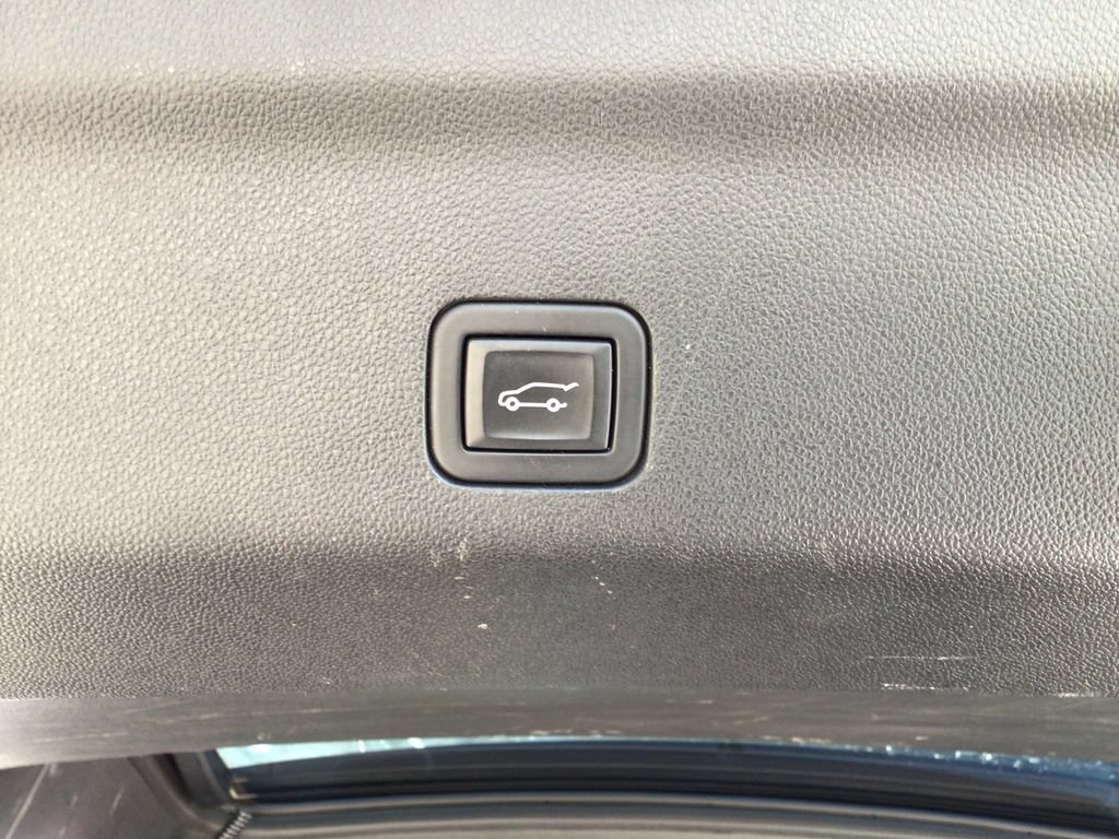2024 GMC Yukon Denali - Photo 46