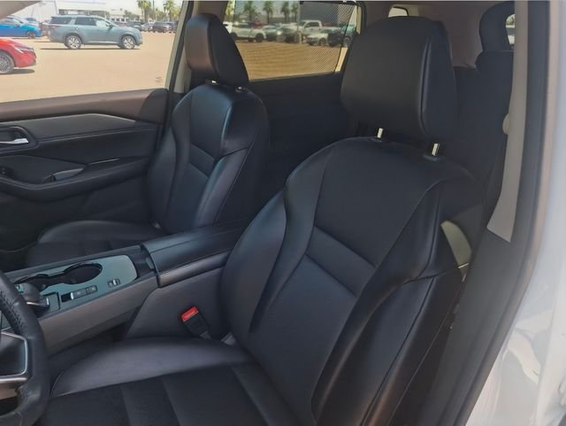 Used 2023 White Nissan SV image 10