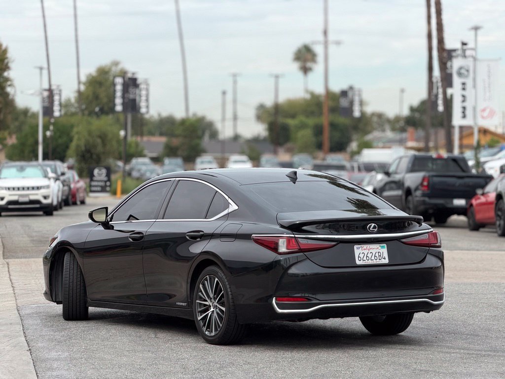 Used 2022 Caviar Lexus 300h image 2