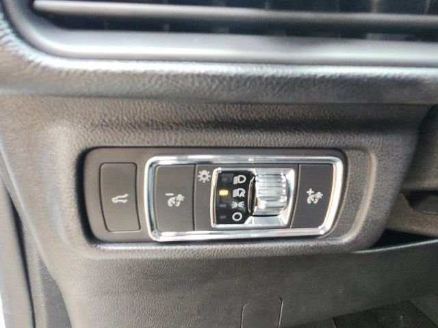 Used 2022 White Lincoln Standard image 27