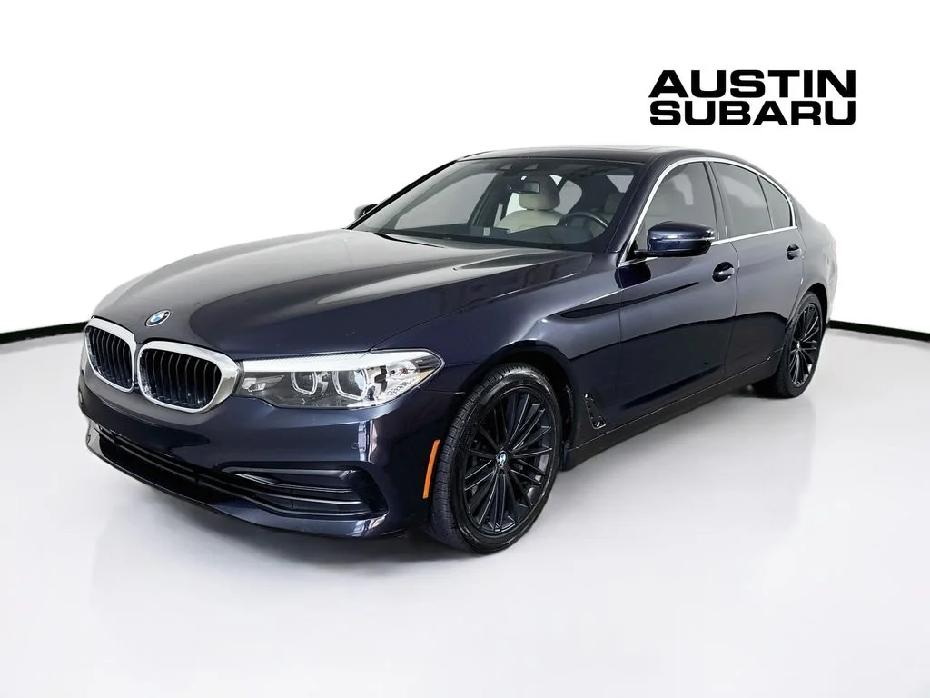 Used 2020 Blue BMW 530i xDrive image 3