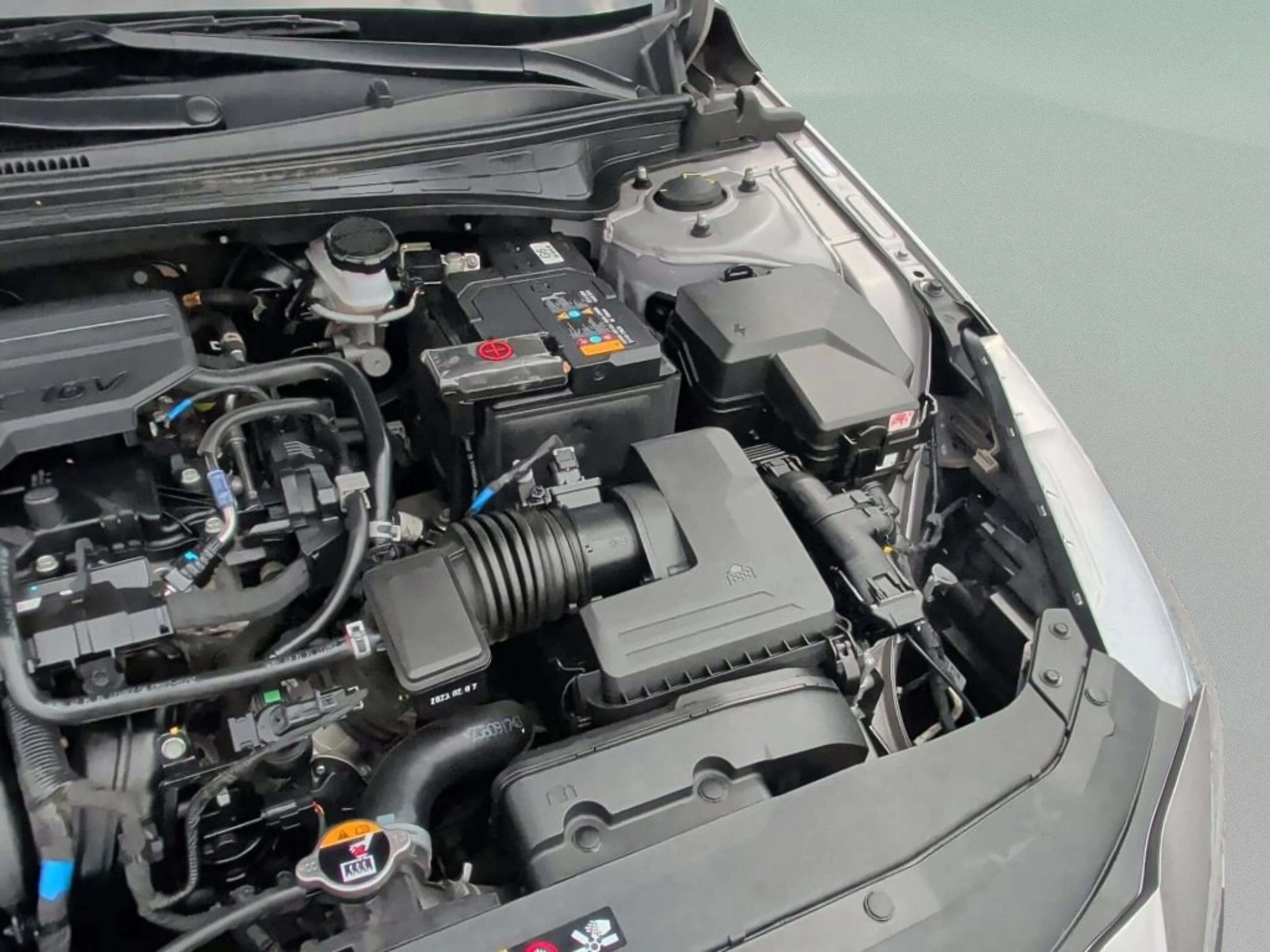 Used 2023 Fluid Metal Hyundai SEL image 11