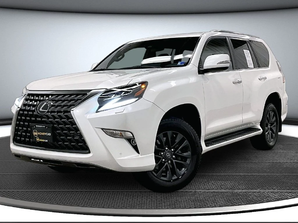 Used 2023 White Lexus 460 image 3