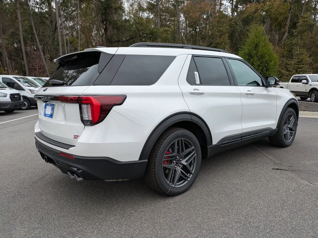 New 2026 Star White Metallic Tri-Coat Ford ST image 4