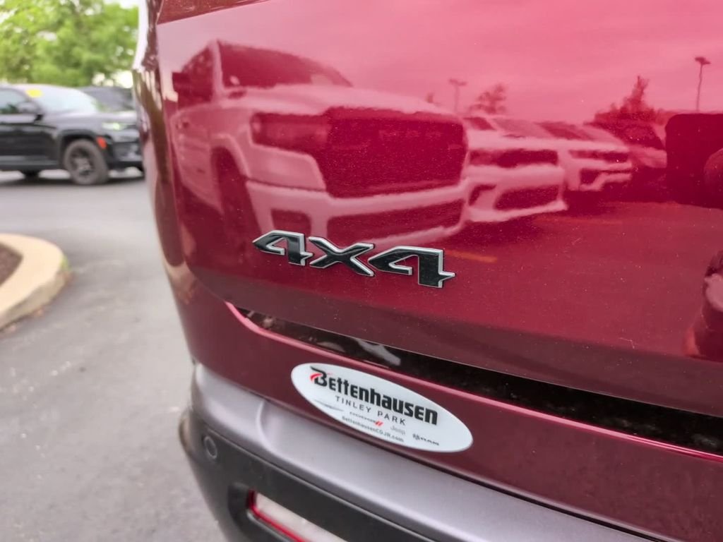 New 2026 Velvet Red Pearlcoat (DISC) Jeep Grand Wagoneer image 7