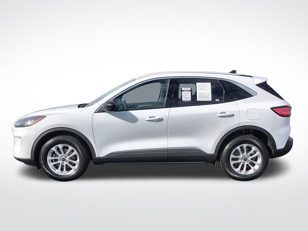 Used 2022 White Ford SE image 6