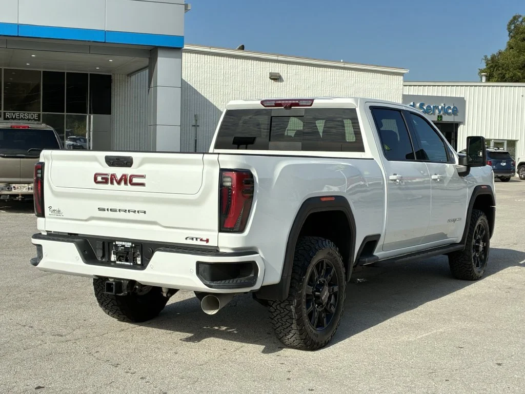 Used 2024 Summit White GMC AT4 image 9