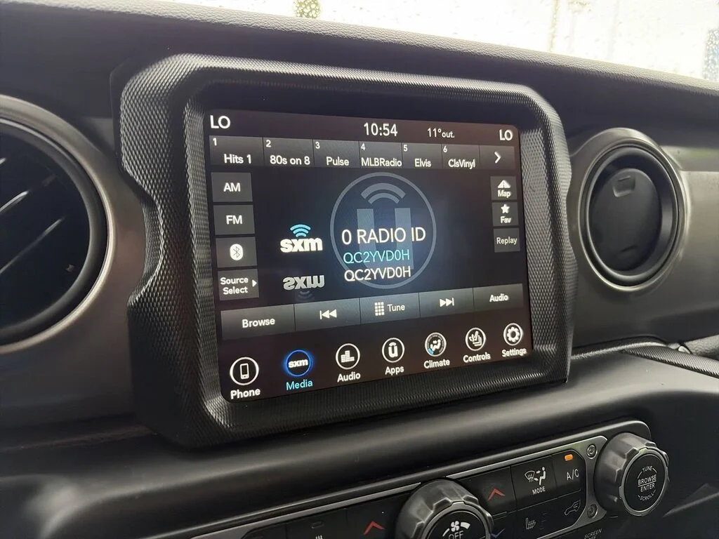 Used 2021  Jeep Sport Technology Group   Cold Weather Group image 24