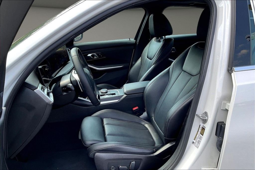 Used 2025 White BMW 330i image 23