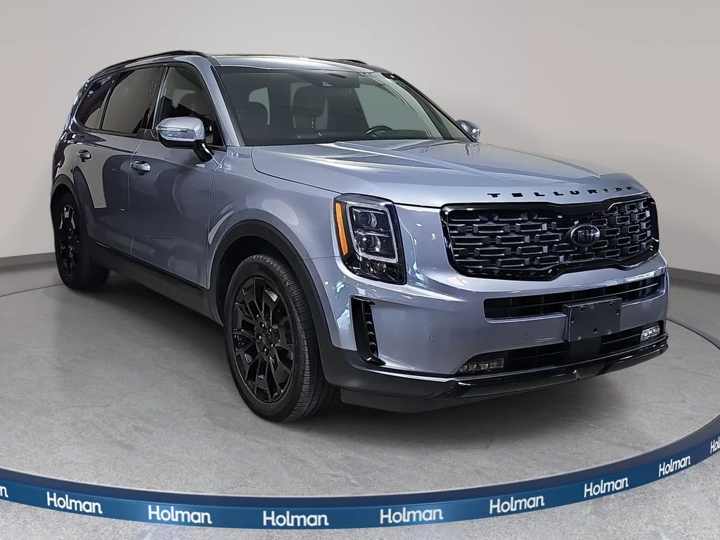 Used 2021 Silver Kia SX image 4