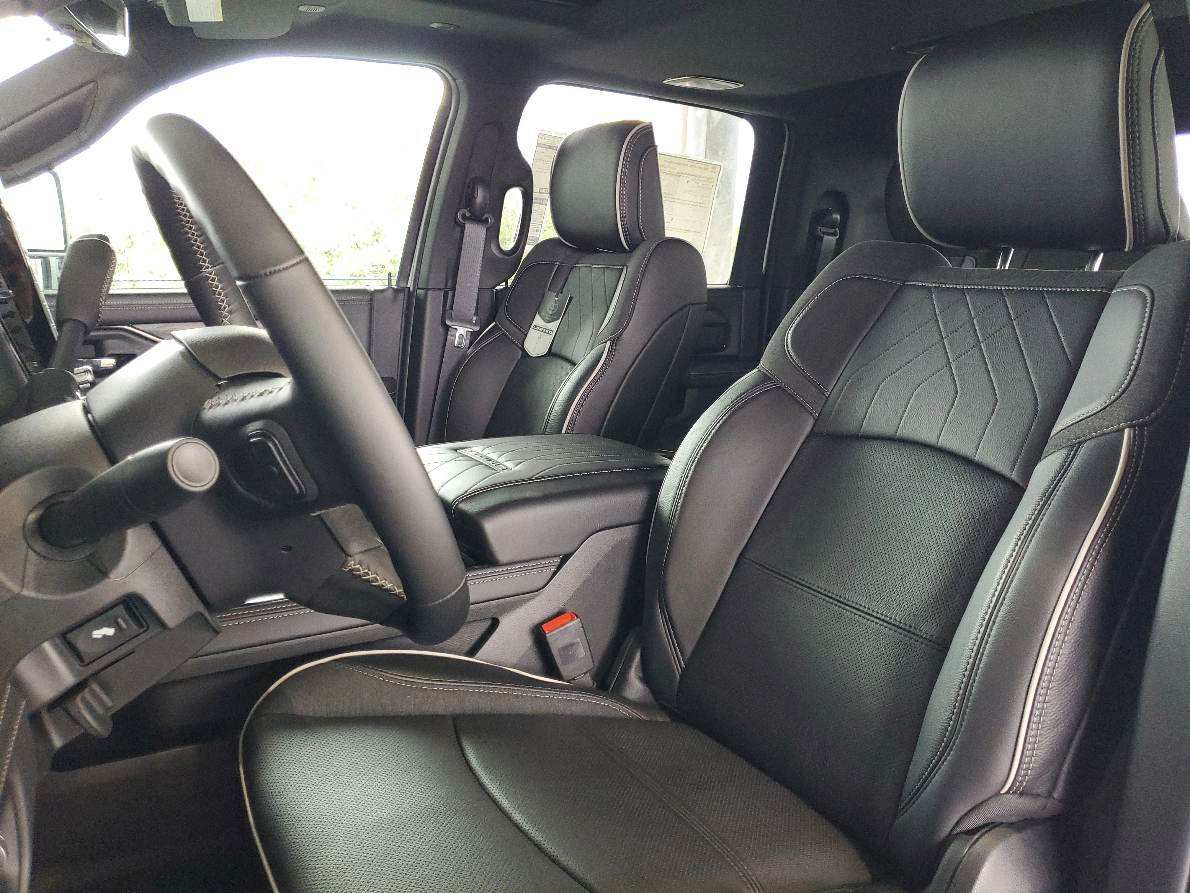 2025 RAM 2500 Limited - Photo 18