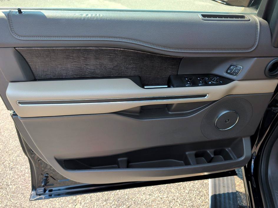 Used 2019 Black Metallic Ford Limited image 16