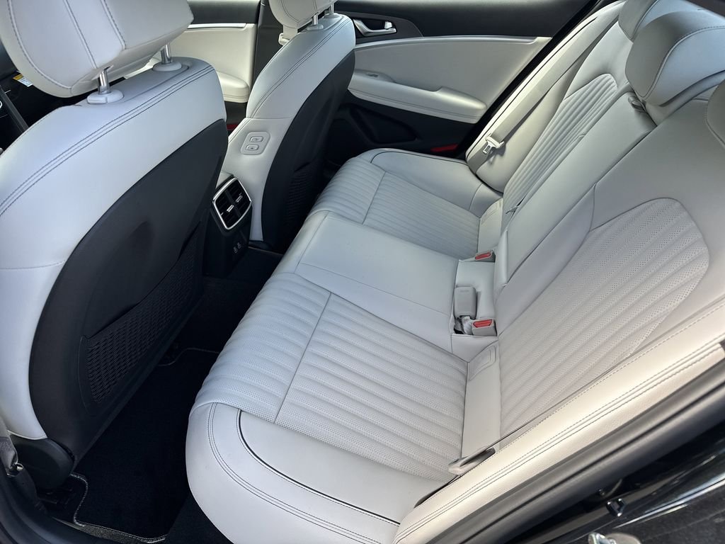 New 2026 Black Genesis 3.3T Sport Prestige image 21