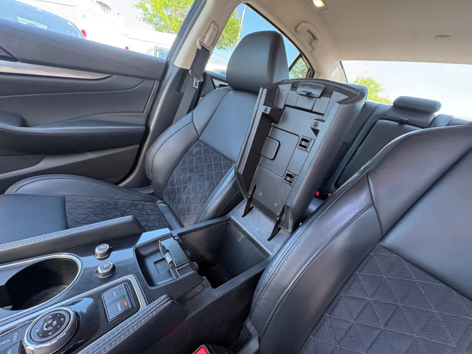 Used 2017 Super Black Nissan SR image 34