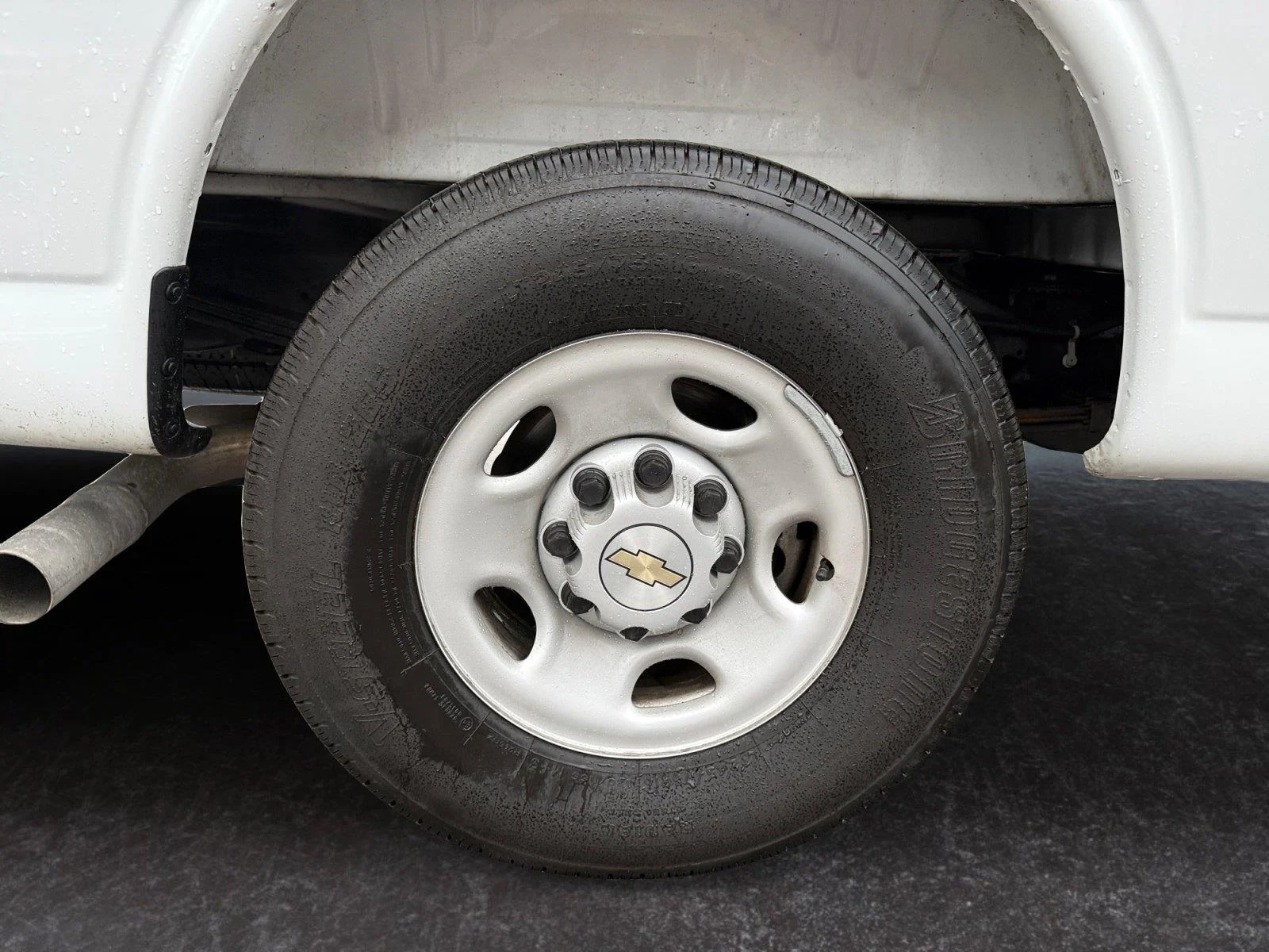 Used 2025 Summit White Chevrolet Extended Cargo Van image 25