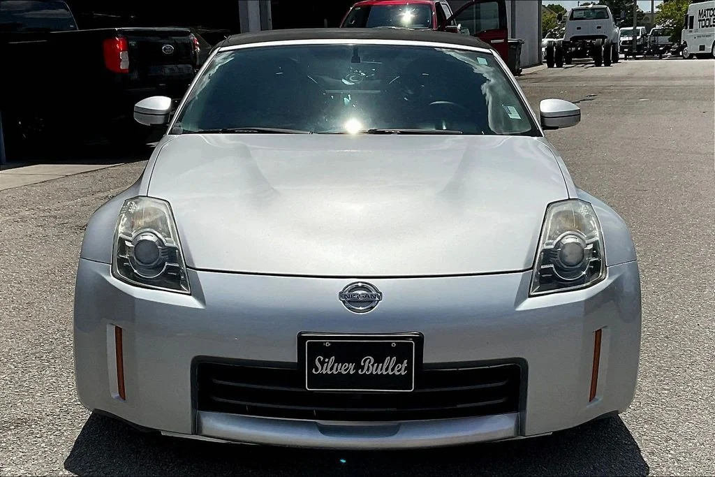 Used 2008 Silver Nissan Touring image 2