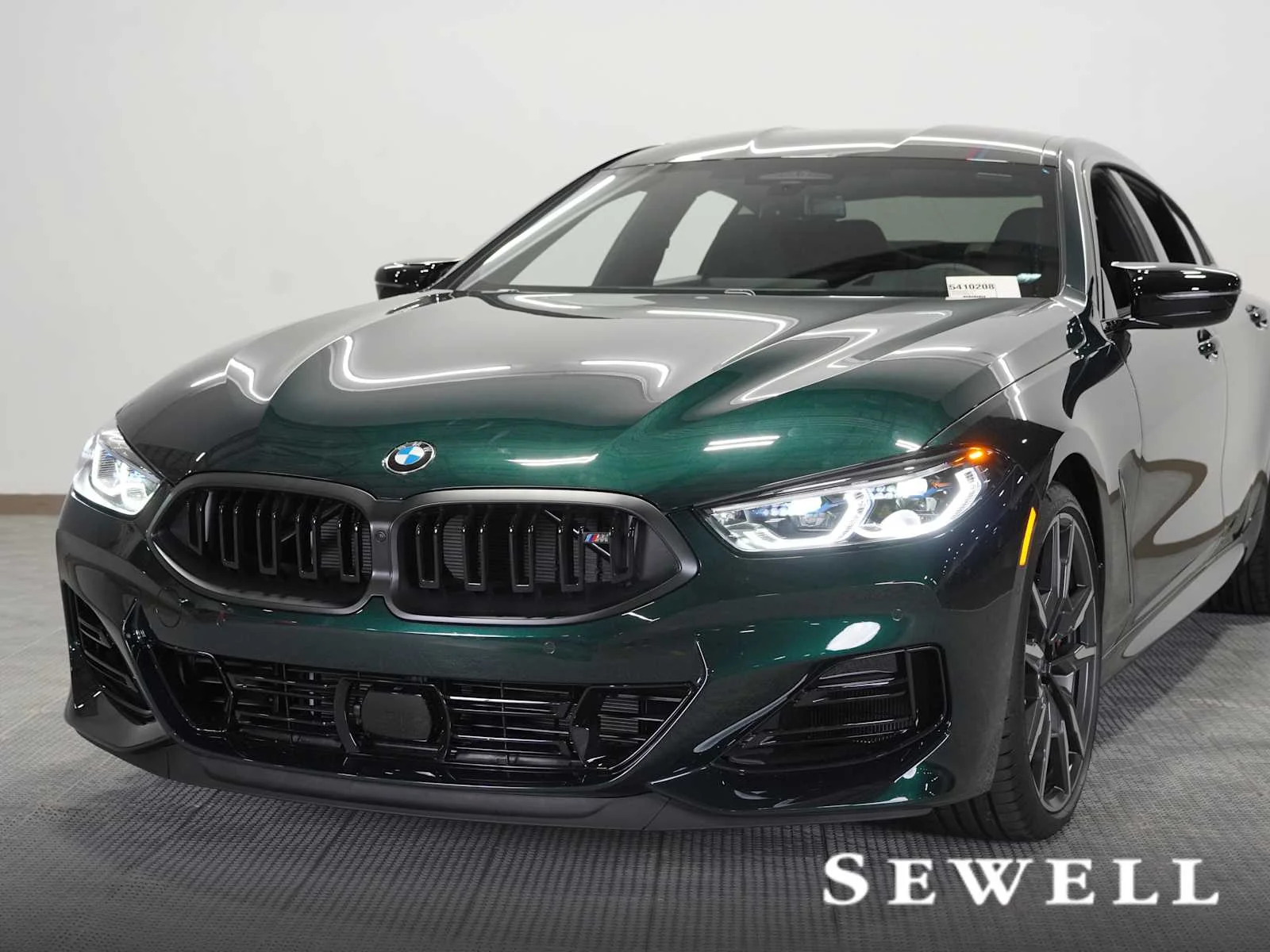 2026 BMW 8 Series M850i