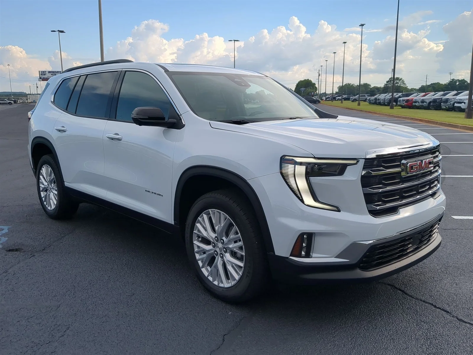 New 2026 Glacier White Tricoat GMC Elevation image 26