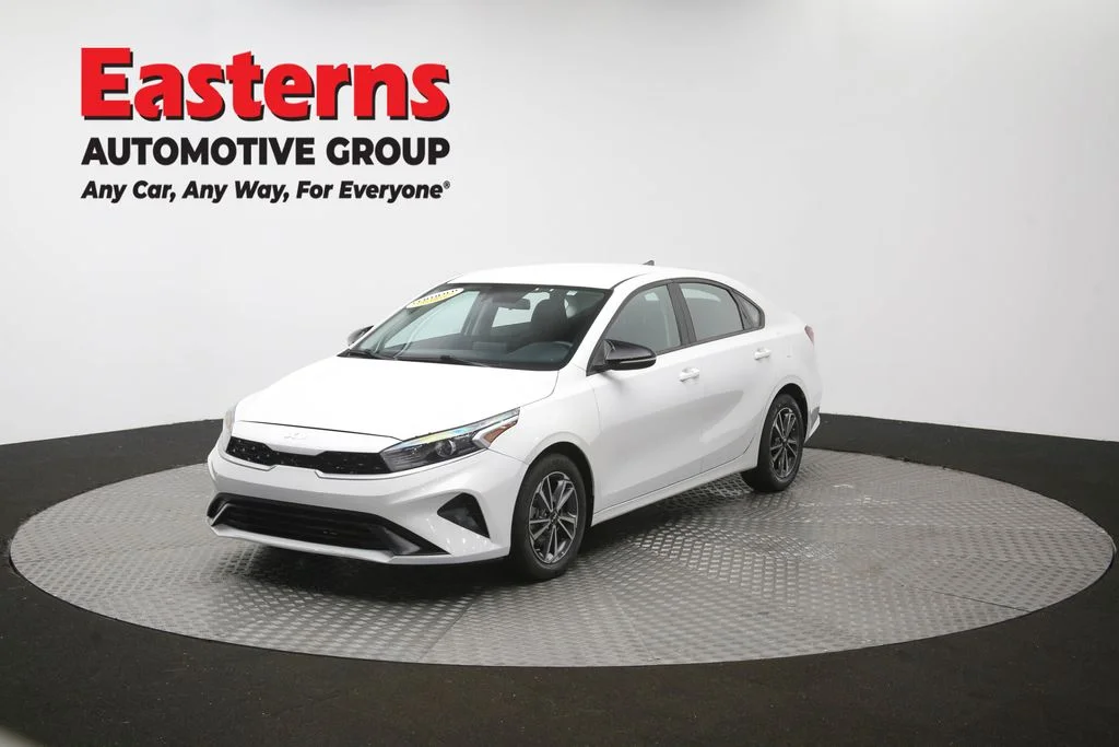 Used 2022 White Kia LXS image 54