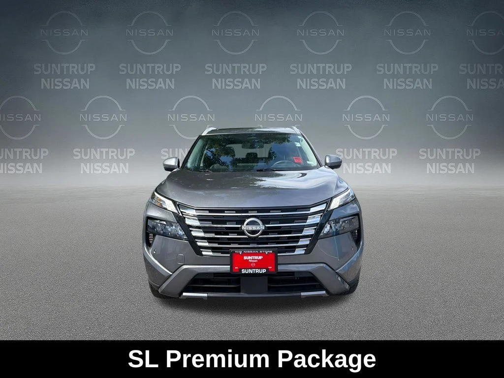 Used 2025 Gray Nissan SL image 10