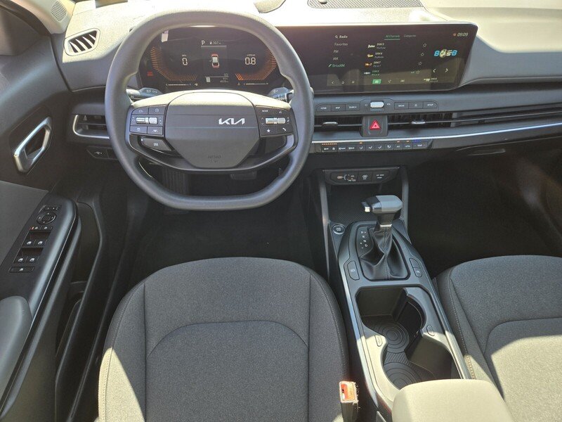 Used 2025 Snow White Pearl KIA LXS FWD image 12
