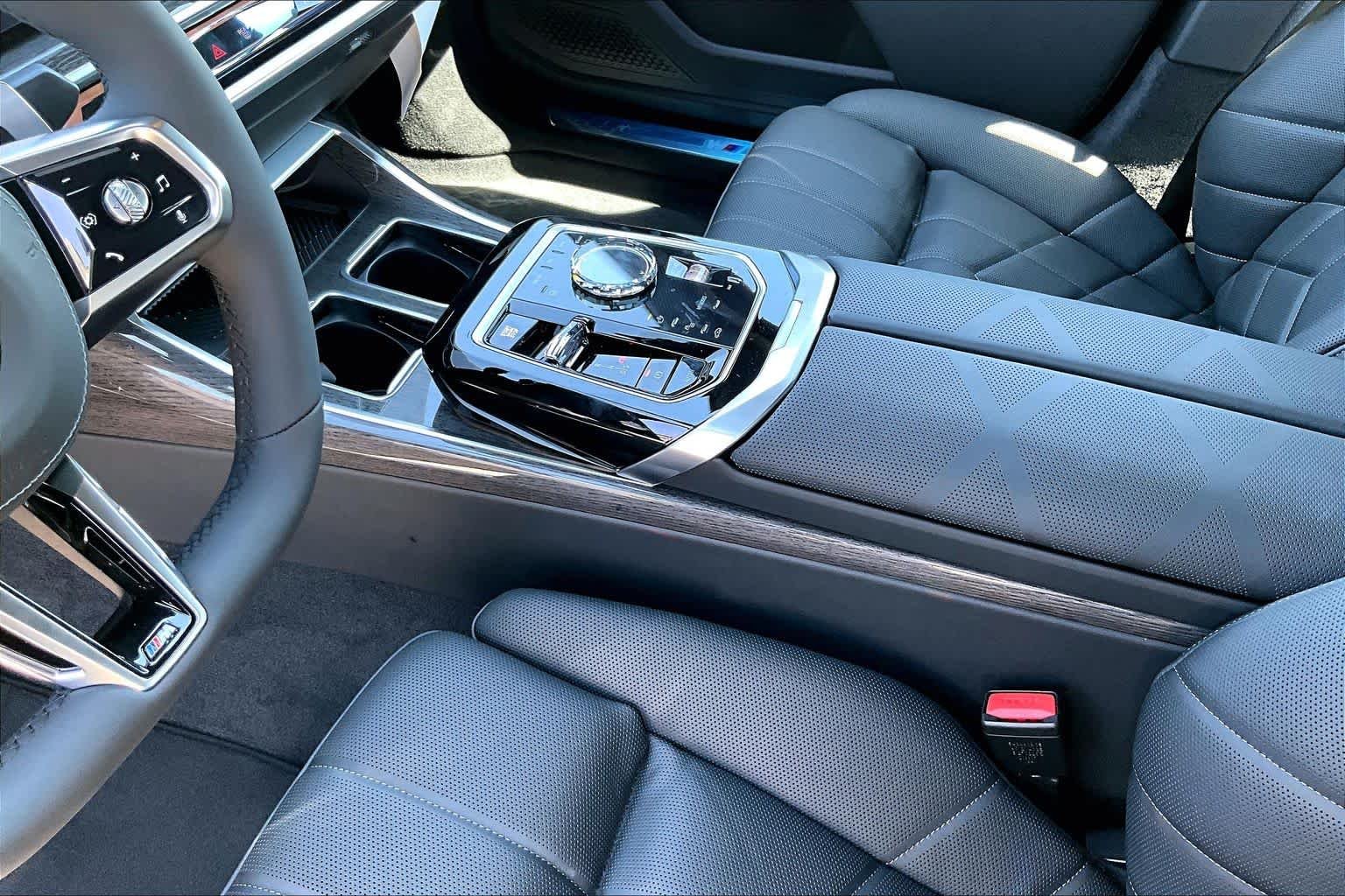 New 2026 Black Sapphire Metallic BMW 740i image 7