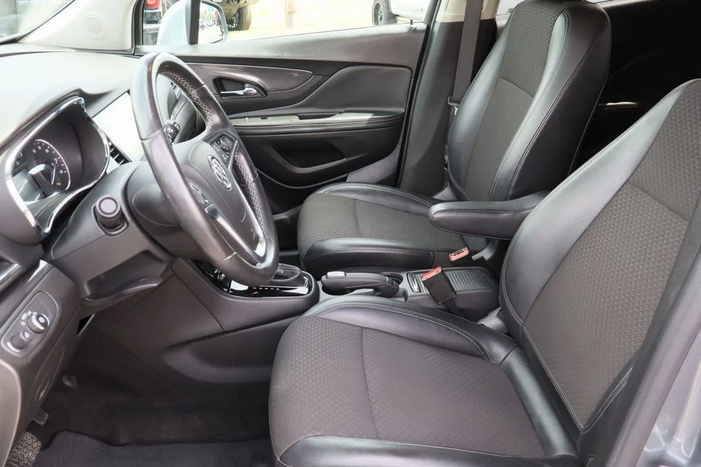 Used 2019 Gray Buick Preferred image 21