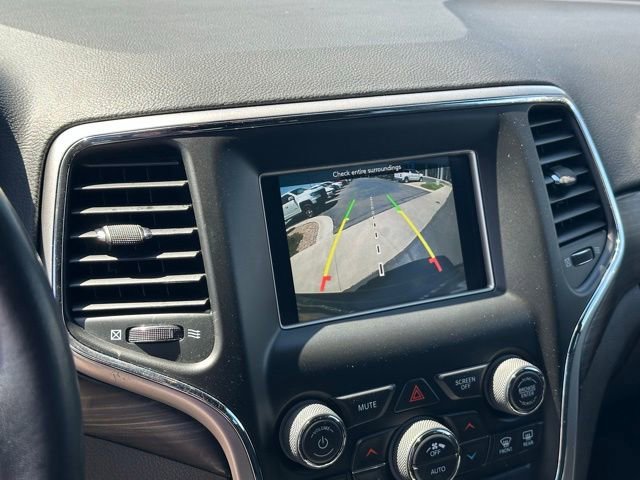 Used 2019 Gray Jeep Laredo E 4x4 image 23