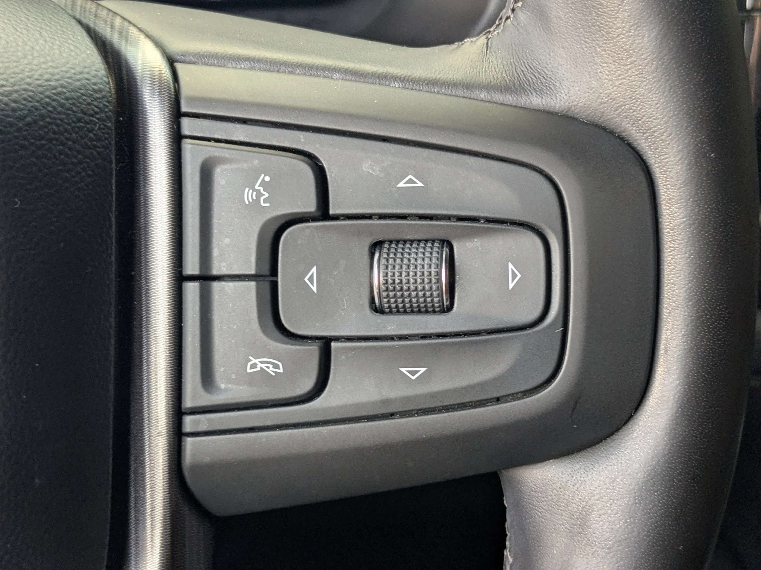 Used 2023 Onyx Black GMC Denali Ultimate image 29