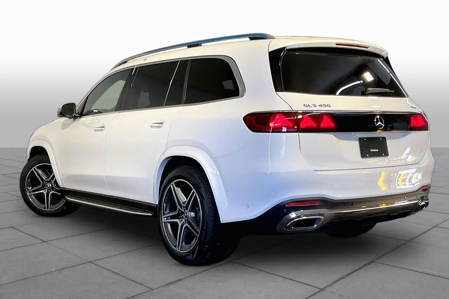 New 2027 Polar White Mercedes-Benz GLS 450 image 3