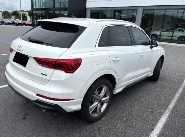 Used 2022  Audi Premium image 8