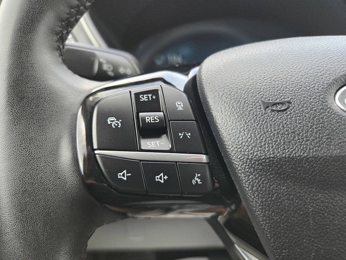 Used 2023  Ford Active image 20