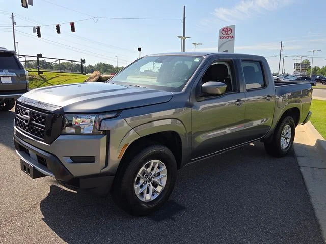 Used 2024 Gray Nissan SV image 3