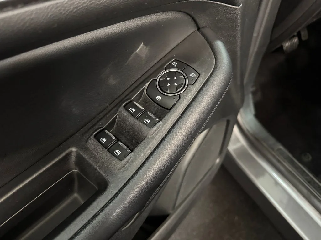 Used 2024 Gray Ford SE image 13