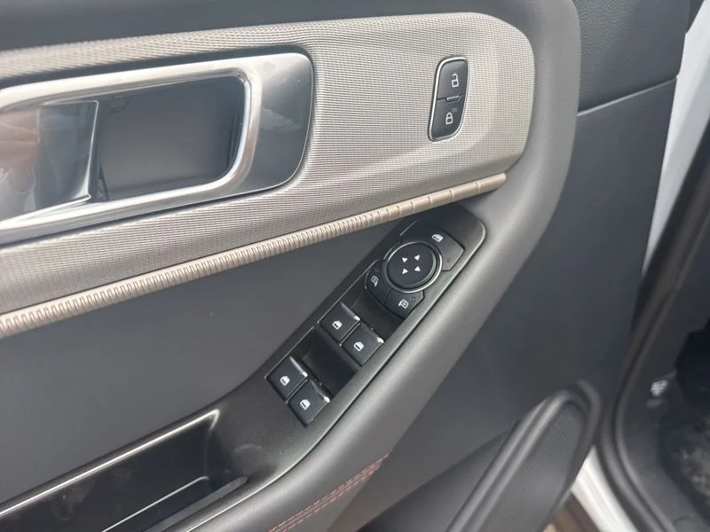 New 2026 Space White Metallic Ford Active image 28