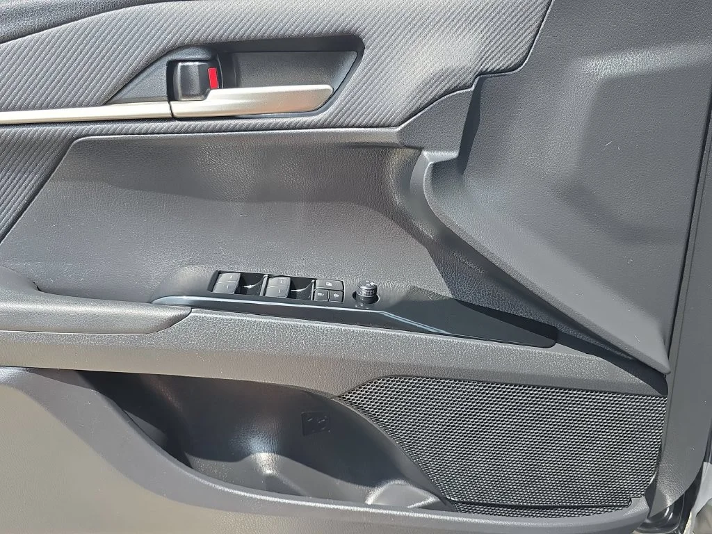 Used 2025  Toyota SE image 18