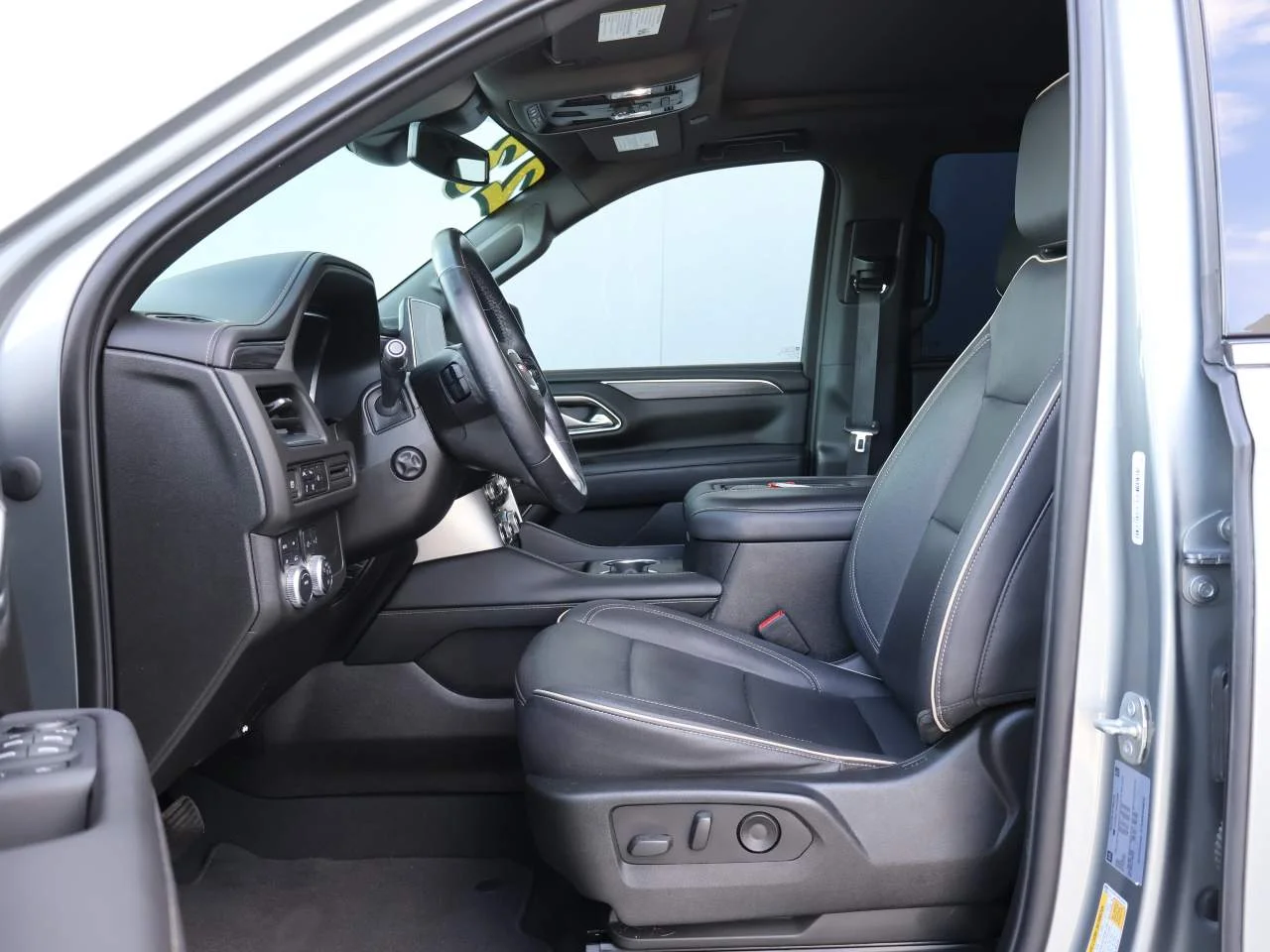 Used 2023 Sterling Metallic GMC SLT image 9