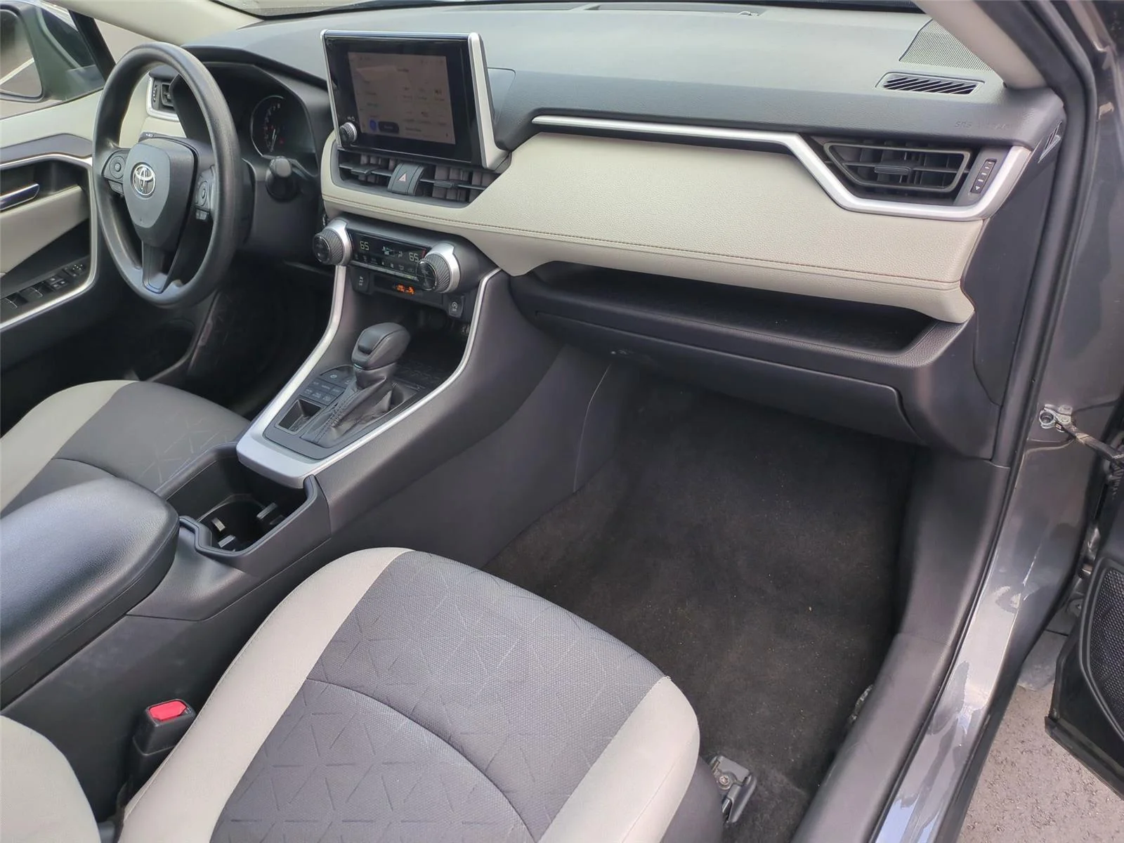 2024 Toyota RAV4 XLE - Photo 49