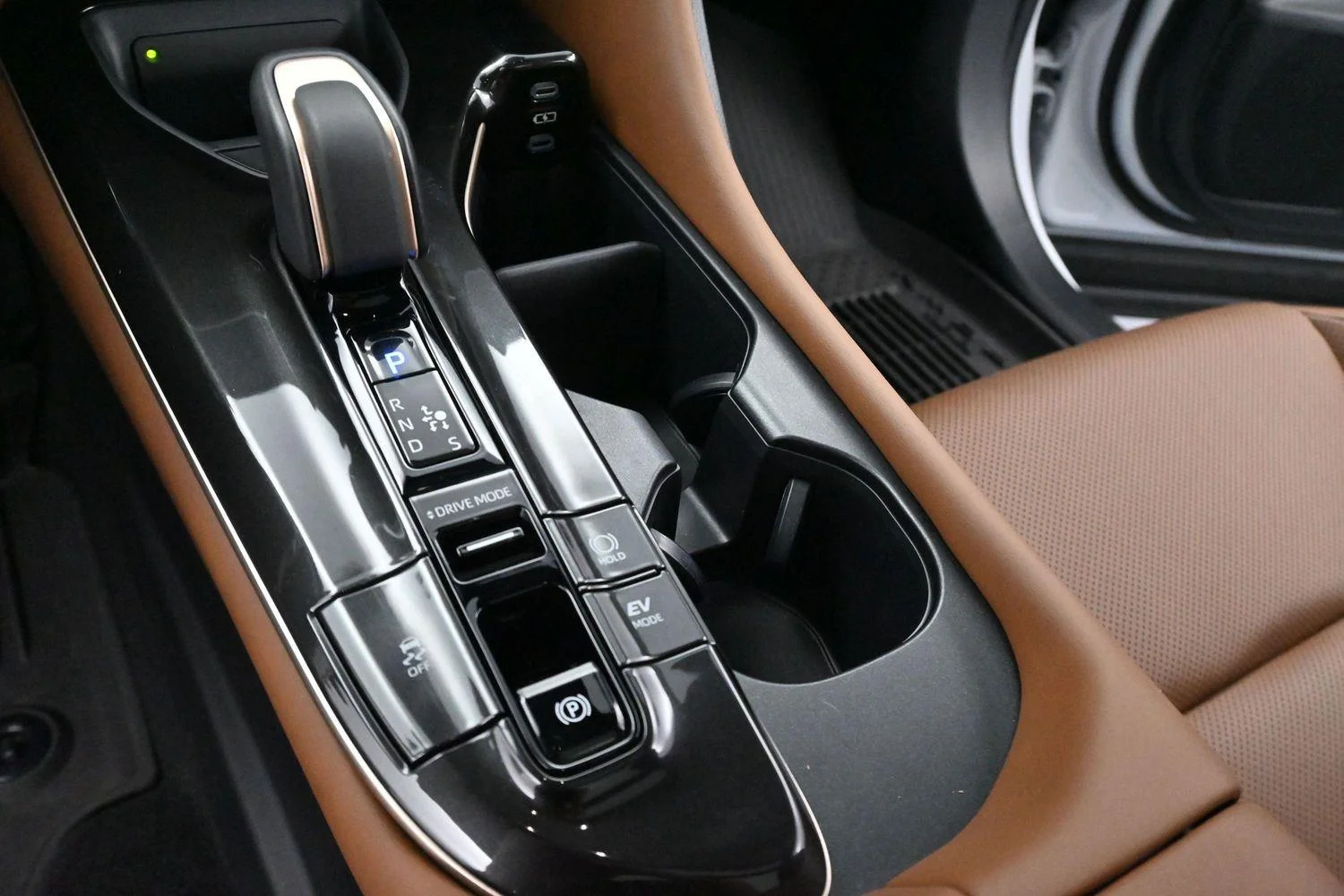 Used 2025  Toyota XLE image 19