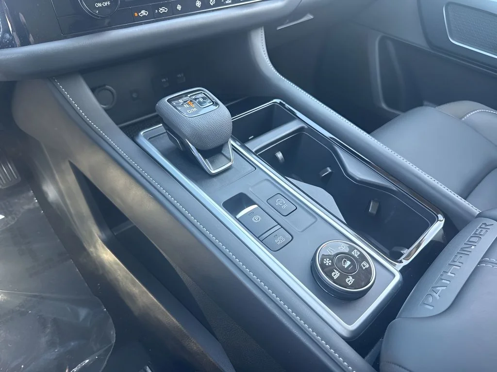 Used 2025 Gray Nissan SL image 17