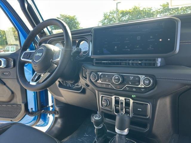 2025 Jeep Wrangler 4-Door Sahara - Photo 27