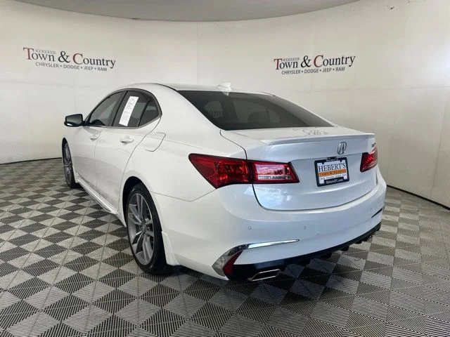 Used 2019  Acura 3.5L Advance Pkg image 9