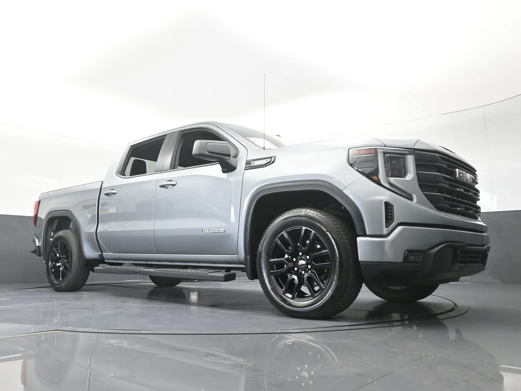 Used 2025 Sterling Metallic GMC Elevation image 58