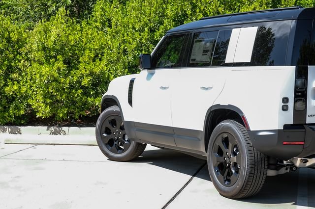 New 2026 Fuji White Land Rover S image 14