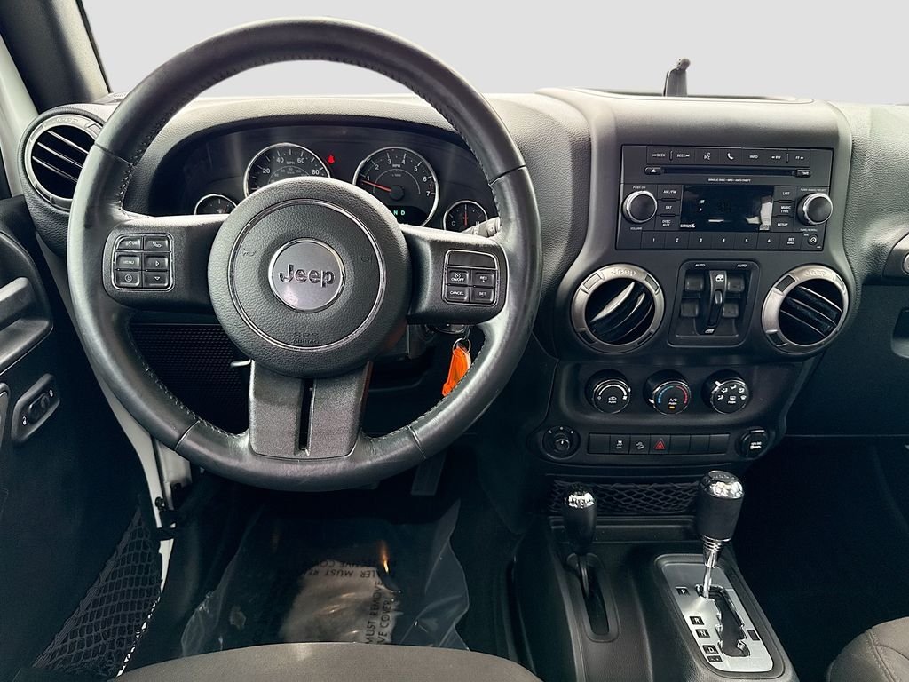 Used 2017 Bright White Clearcoat Jeep Sport image 18
