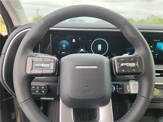 New 2026 Titan Charcoal Pearl Hyundai SEL Premium image 19