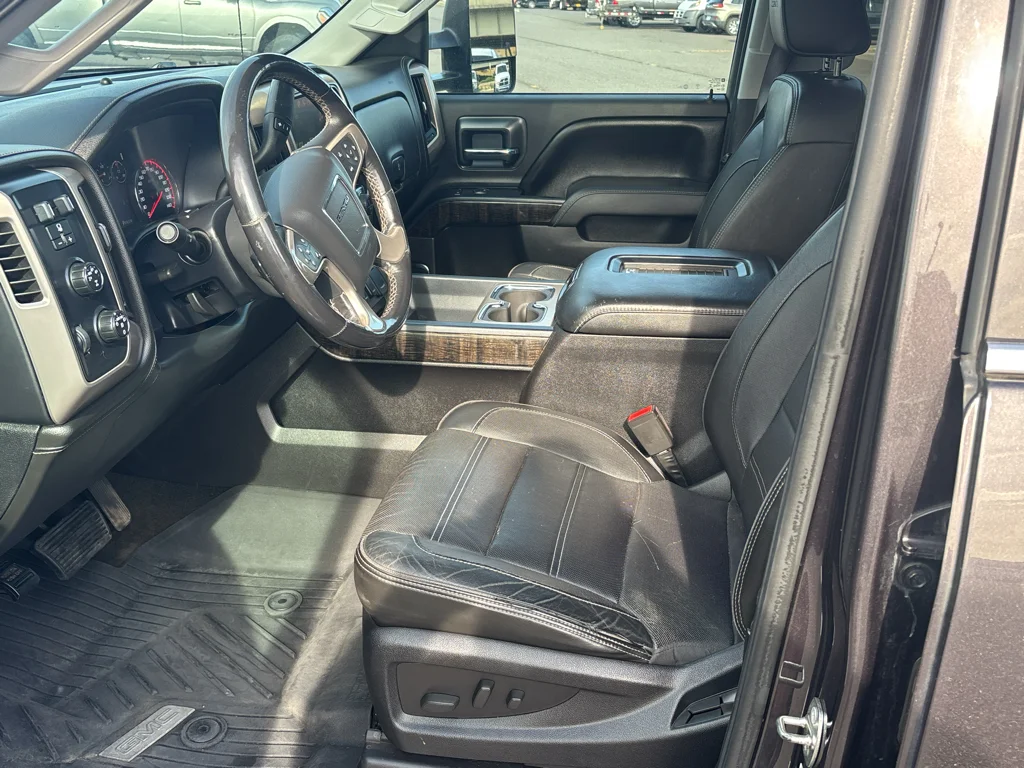 Used 2016 Iridium Metallic GMC Denali image 10