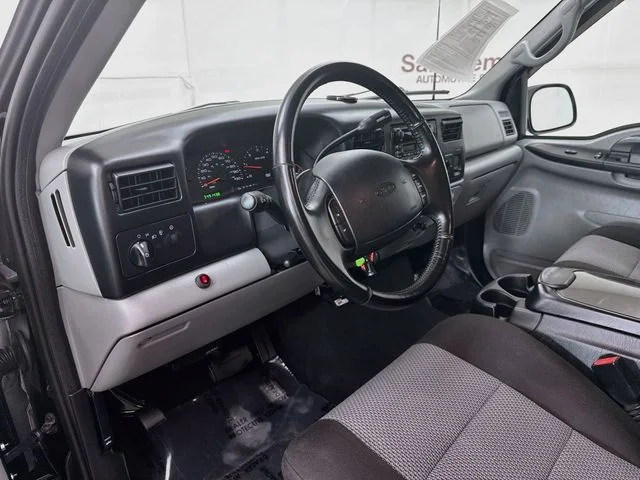 Used 2002 Black Clearcoat Ford XLT image 9